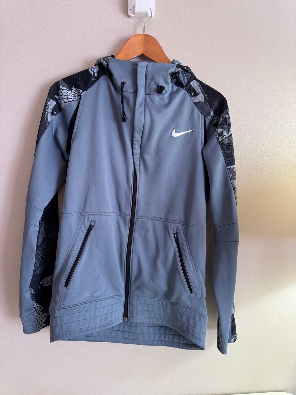 Nike Women's Gray Blue Full Zip Hooded Jacket Graphic Print Athletic